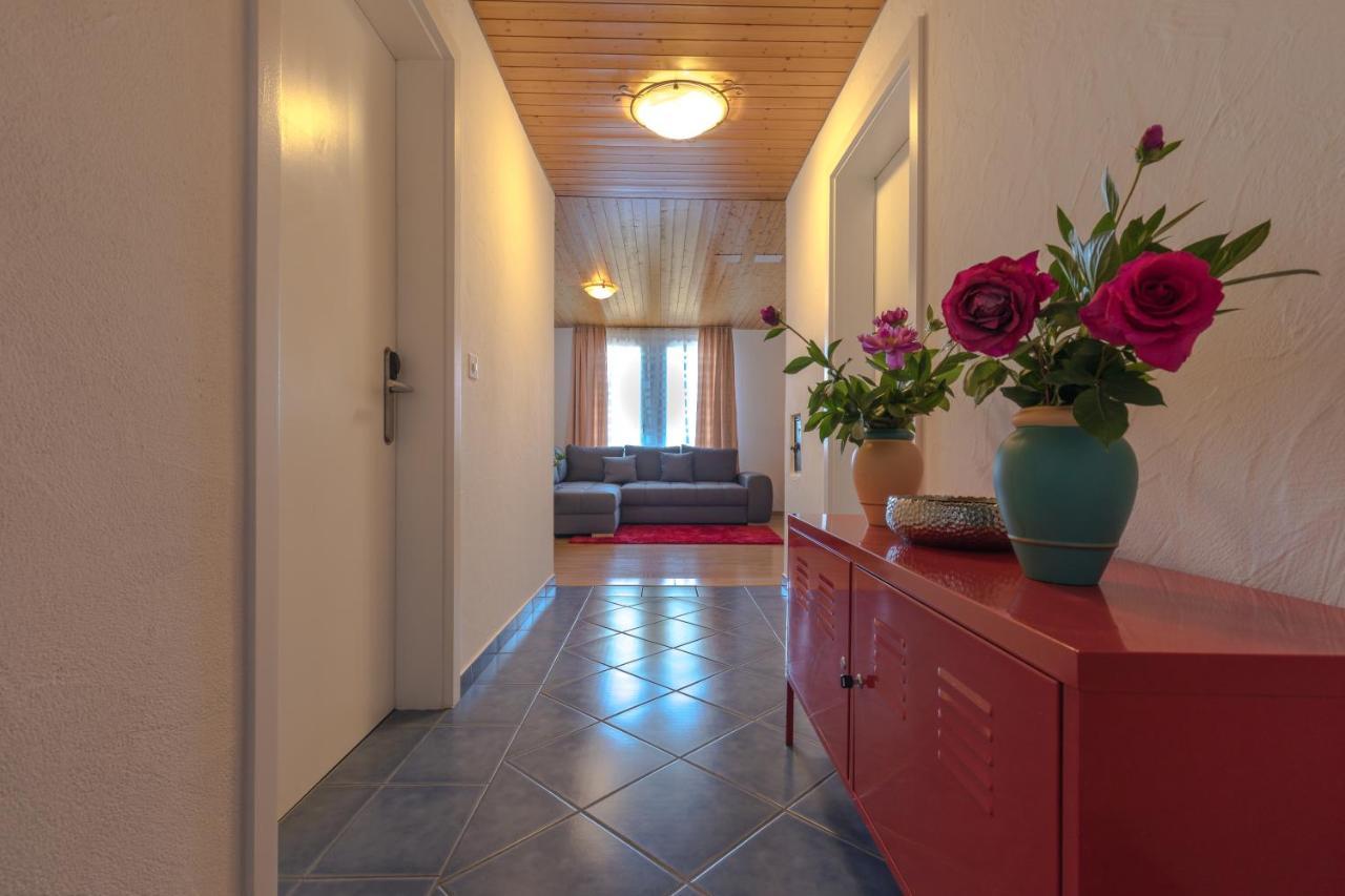 Swiss Mountains Apartments อินเทอร์ลาเคน ภายนอก รูปภาพ